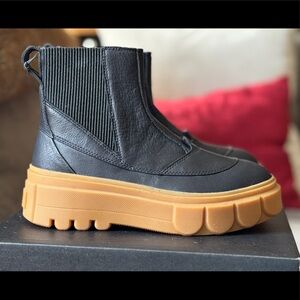 NWT Sorel Waterproof Caribou X Boot Chelsea Sz 8